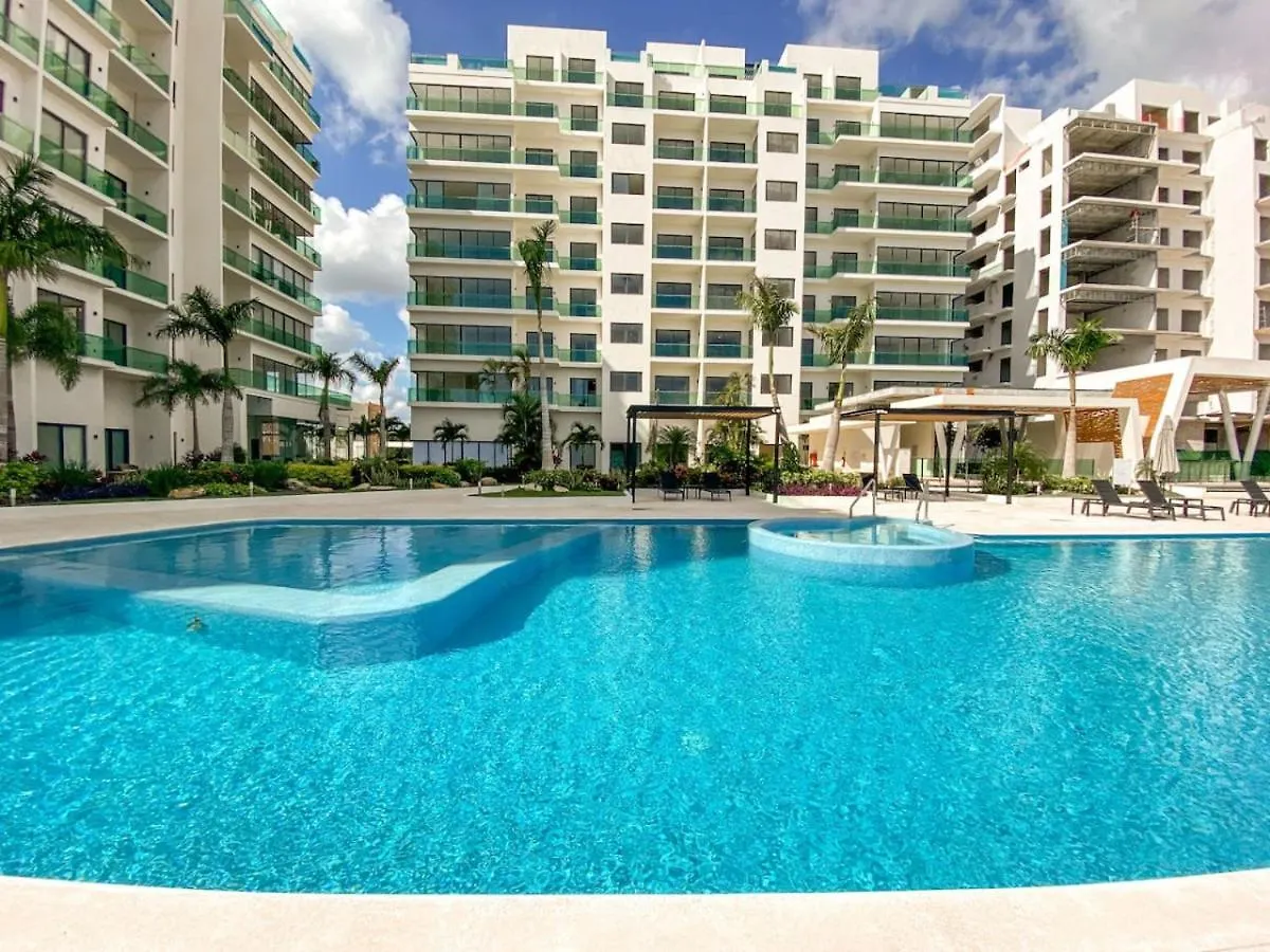 Excellent 3Br Ph With Priv Pool Gym Spa Pkg Tennis Playa del Carmen 0*,  Mexico